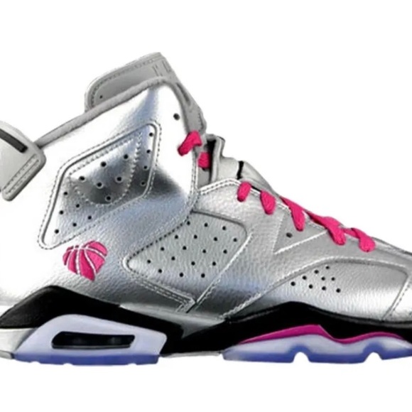 Jordan 6 Valentine’s Retro size 5Y